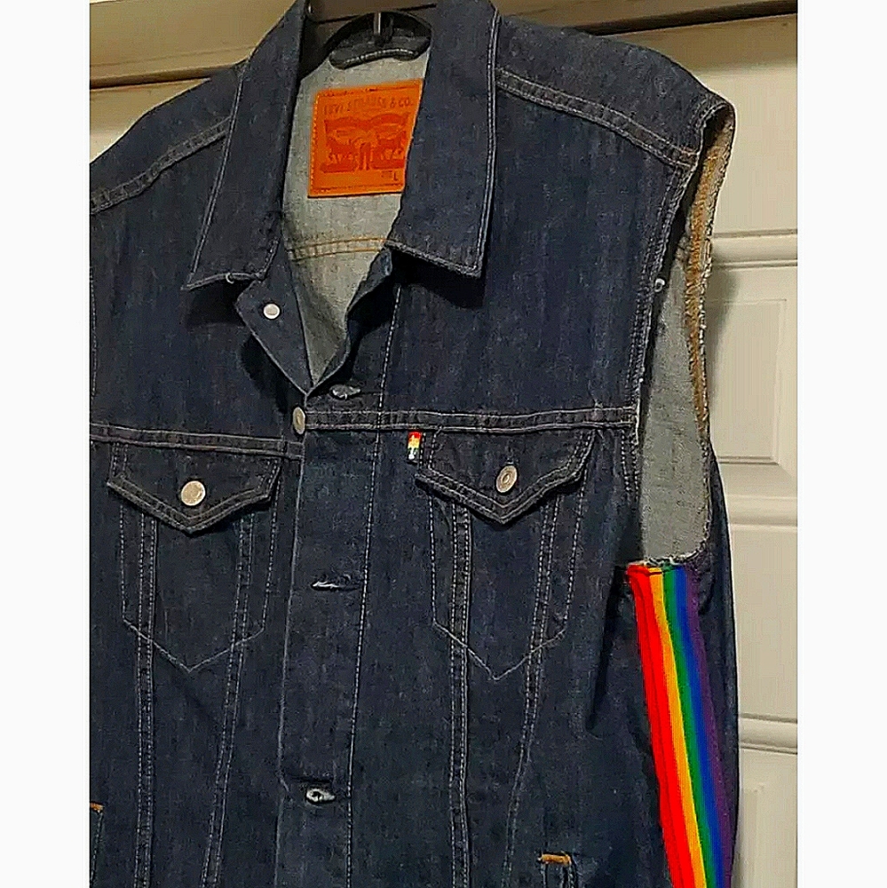 LEVI RAINBOW PRIDE VEST
